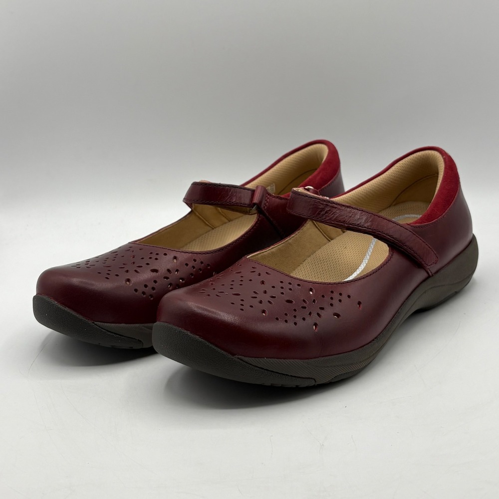 Dansko Stacy Waxy Burnished Red Mary Jane Flats Floral Shoes Womens 8.5/9 READ